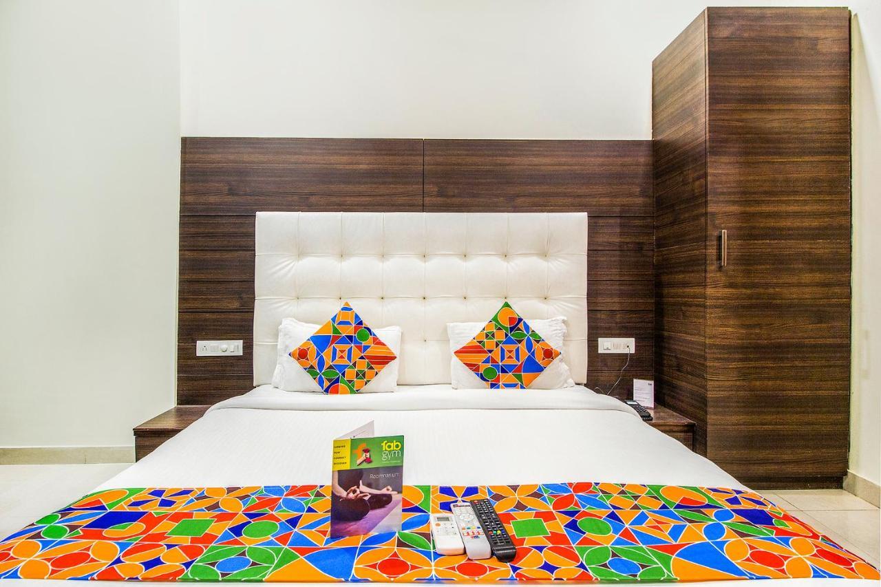 Fabhotel Kk Continental Albert Rd Amritsar Exterior photo