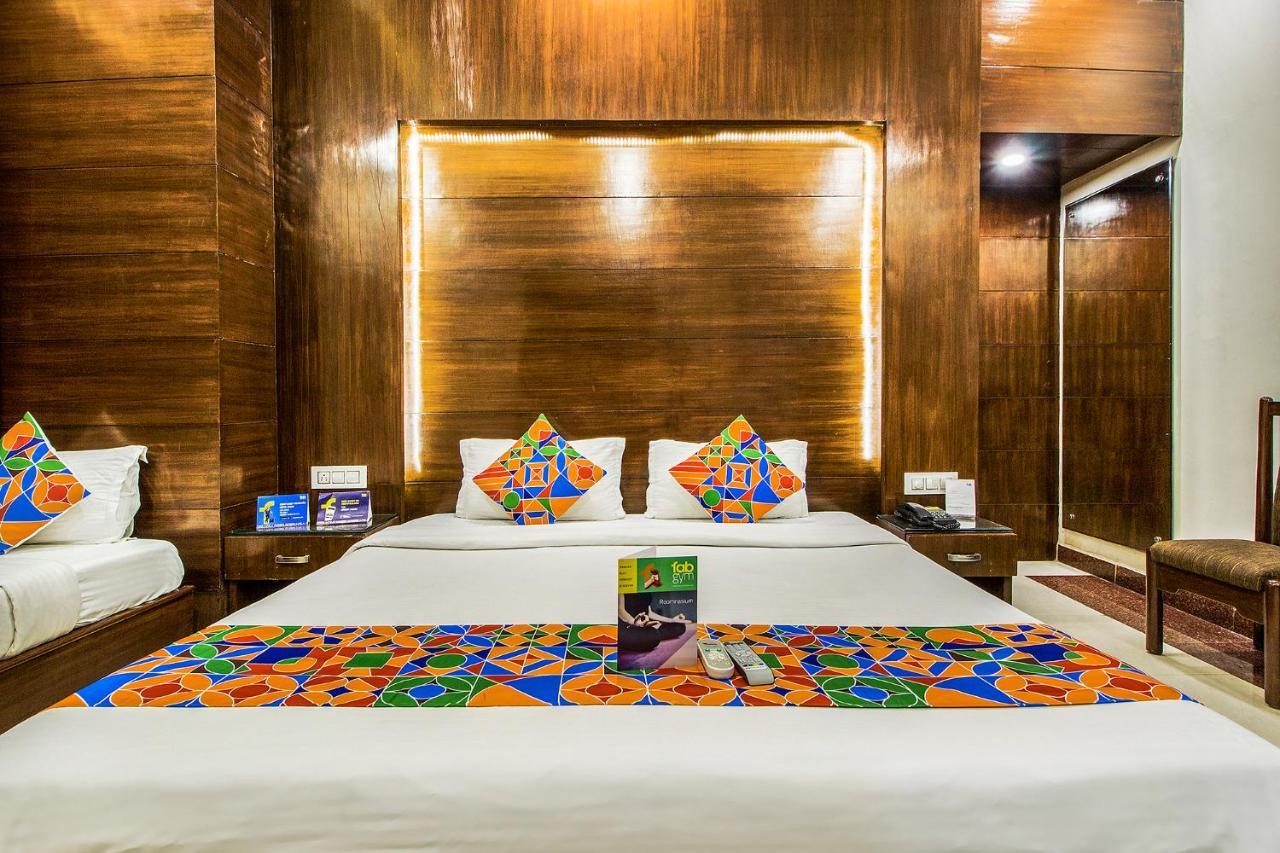 Fabhotel Kk Continental Albert Rd Amritsar Exterior photo