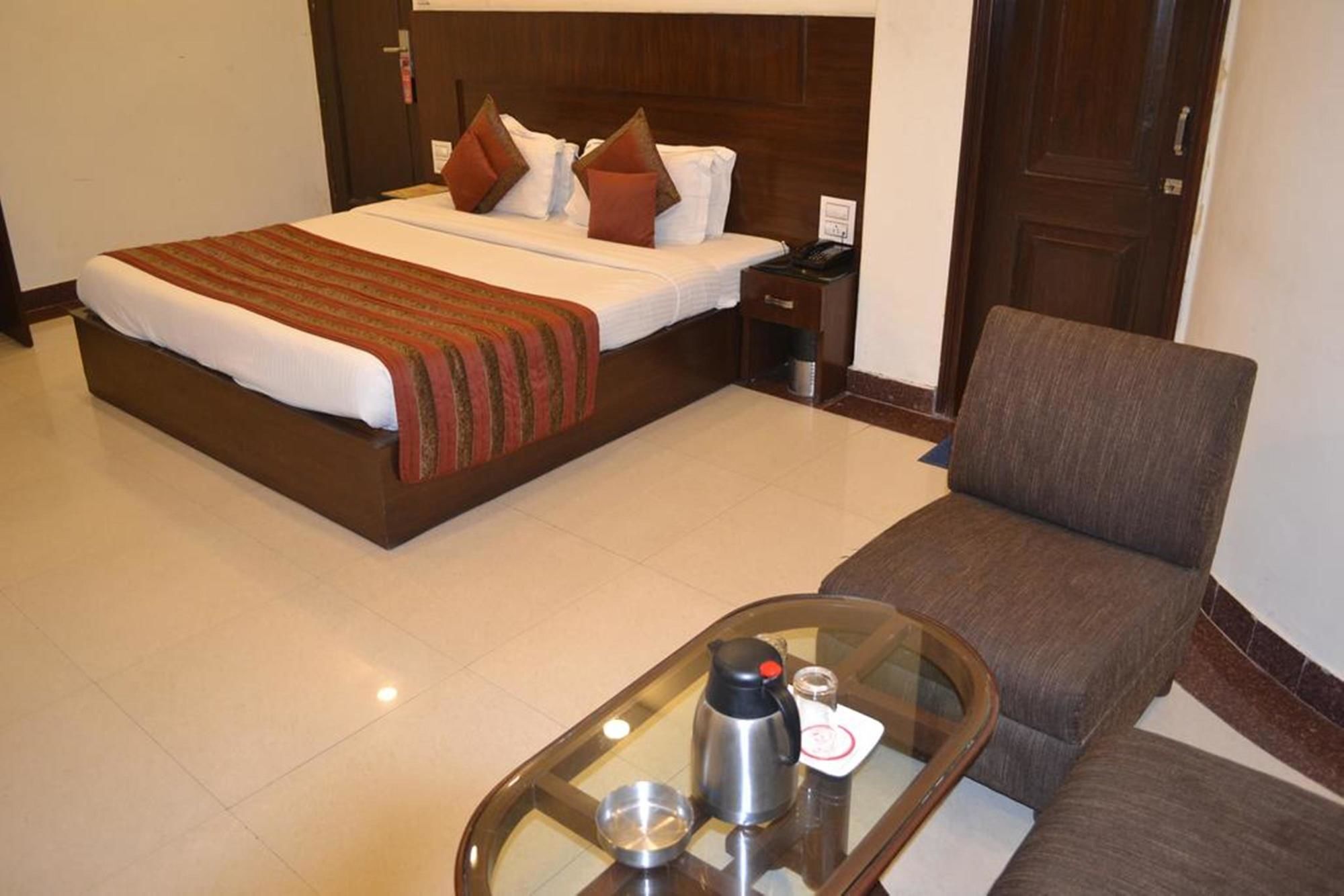 Fabhotel Kk Continental Albert Rd Amritsar Exterior photo